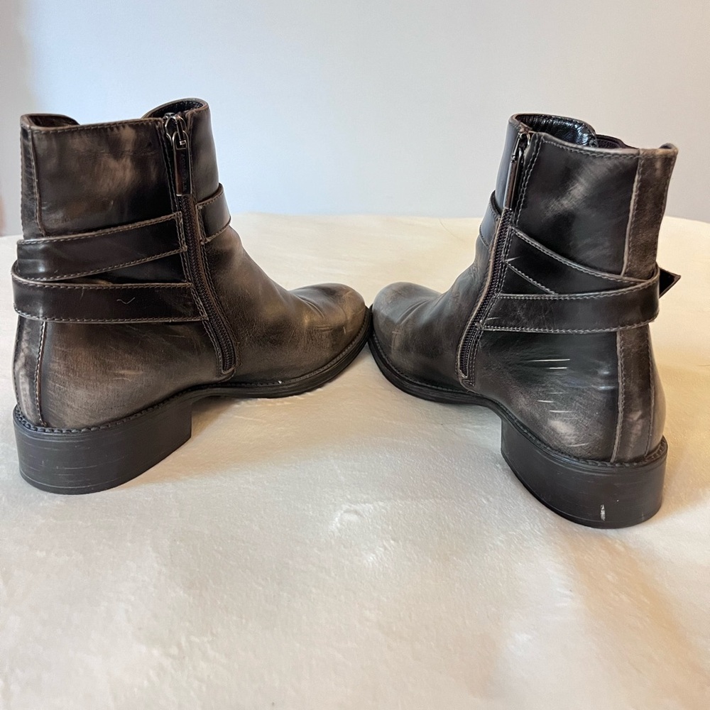 Aquatalia Women’s Grey Leather Boots - Picture 4 of 6